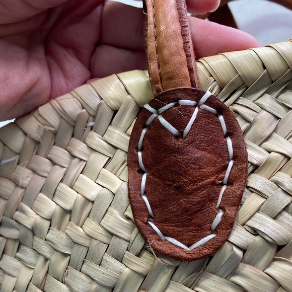 “French Riviera” script: Tan Woven Tote Bag - Picture 5 of 13